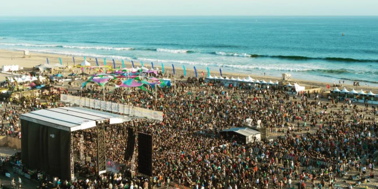 KROQ’S Back To The Beach Festival in 10 Stunning Photos