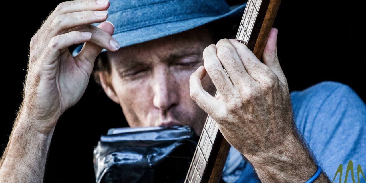 Juzzie Smith: The Art Of Busking — How I Became a One-Man Band